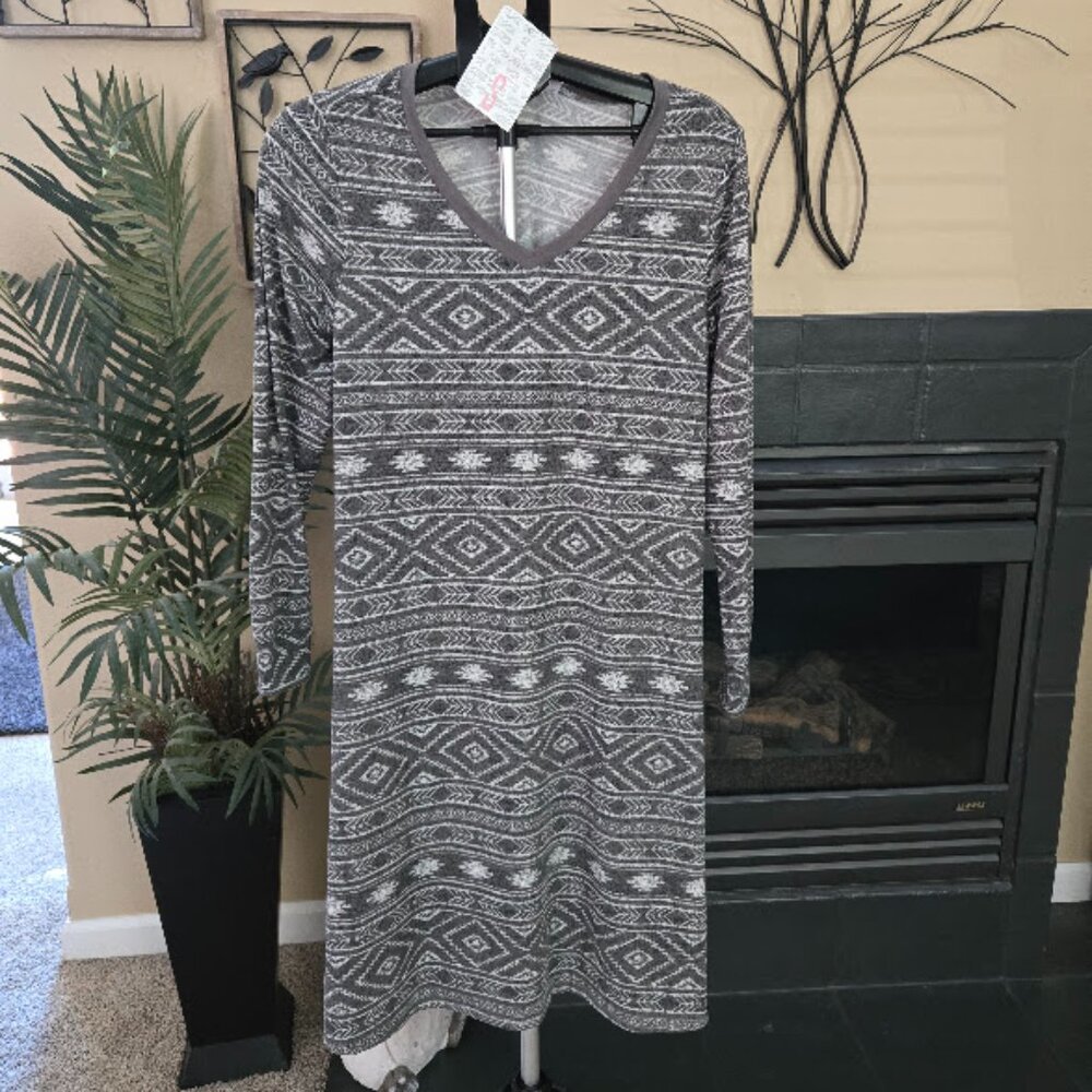 NWT LulaRoe sz small Emily dress navajo print w/pockets